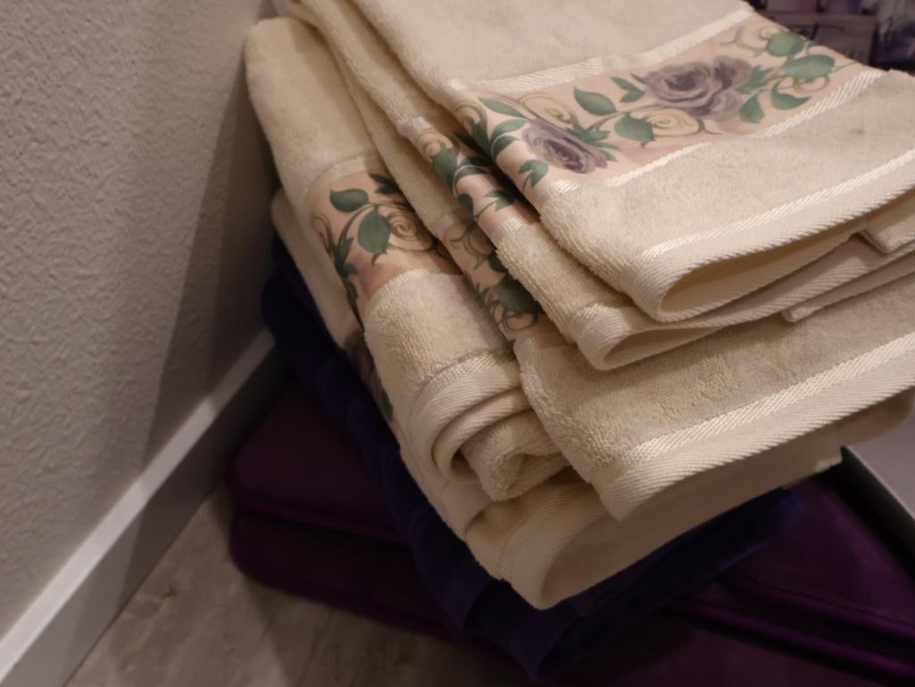 Bathroom Essentials Including Mats - 4