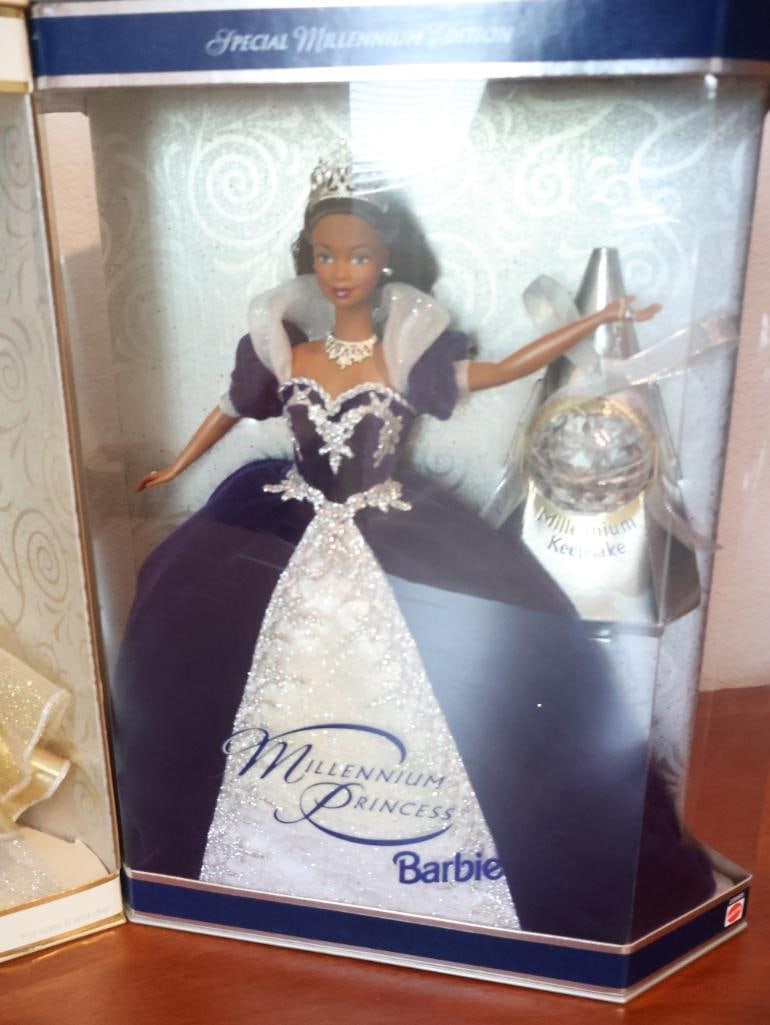 Two commemorative dolls - 3