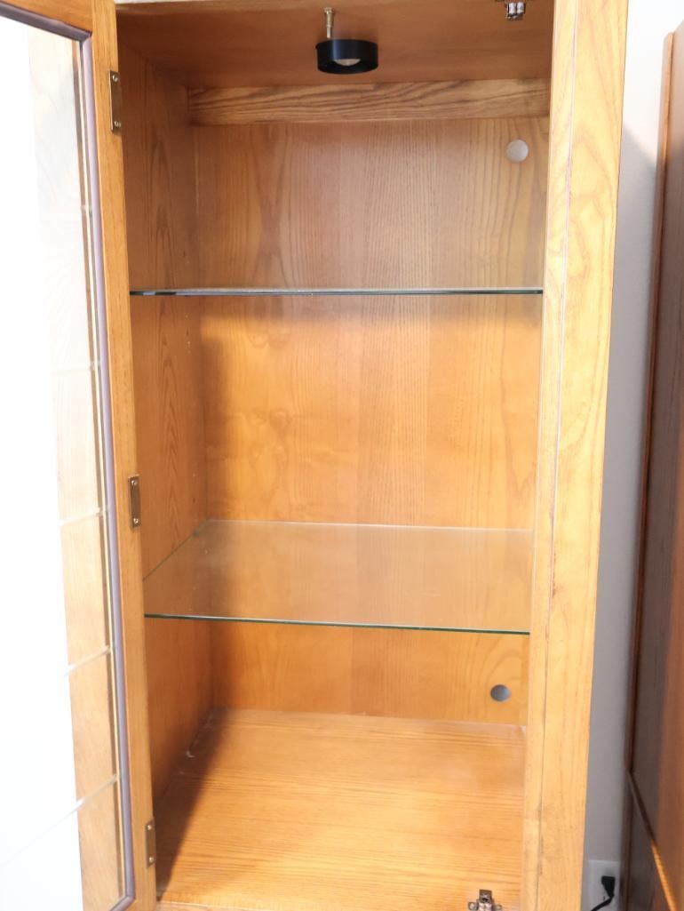 Two matching vintage oak display cabinets or curios - 3