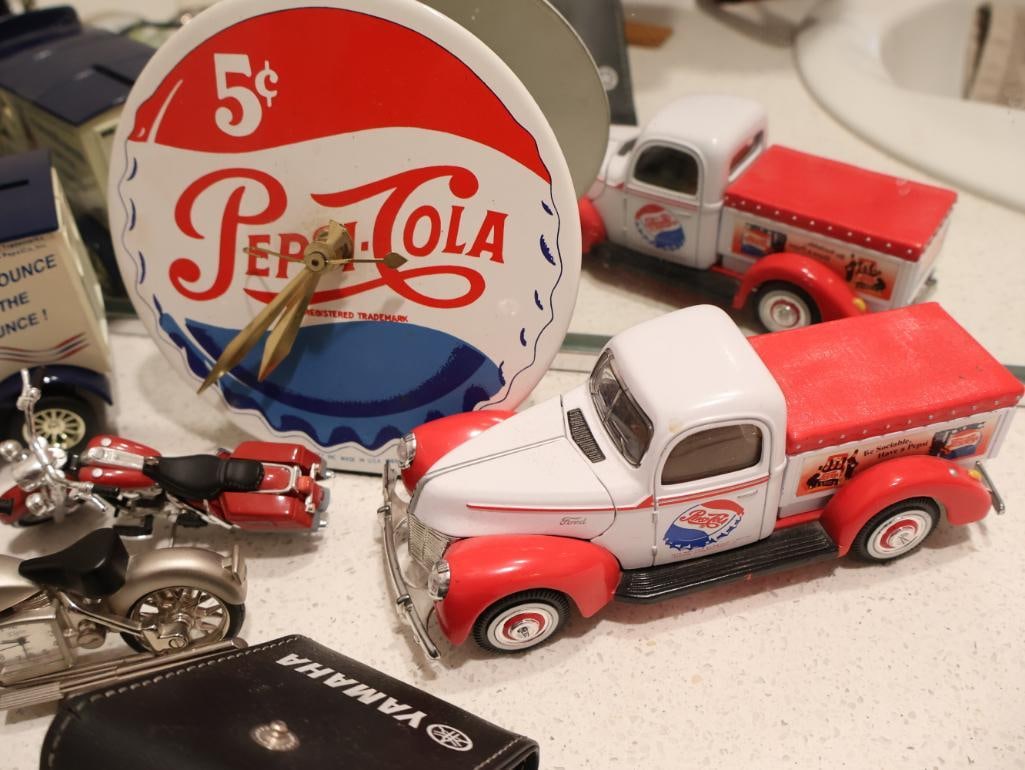 Collection of Pepsi-Cola memorabilia - 16