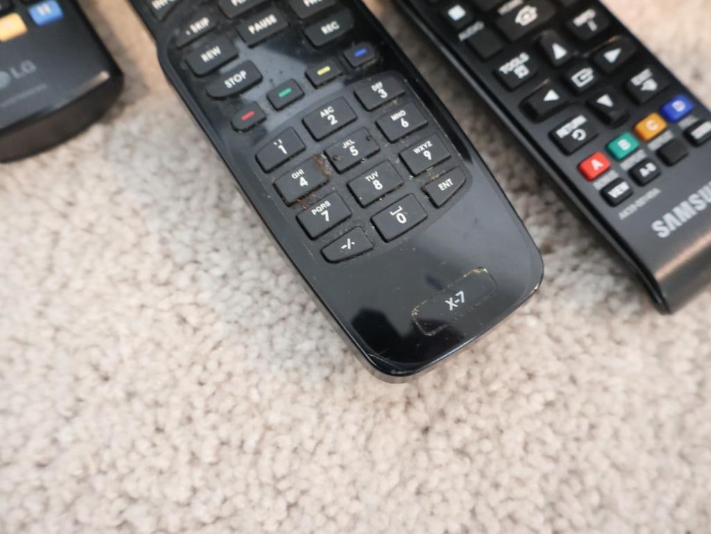 Samsung HT-Z520 Home Theater System - 3