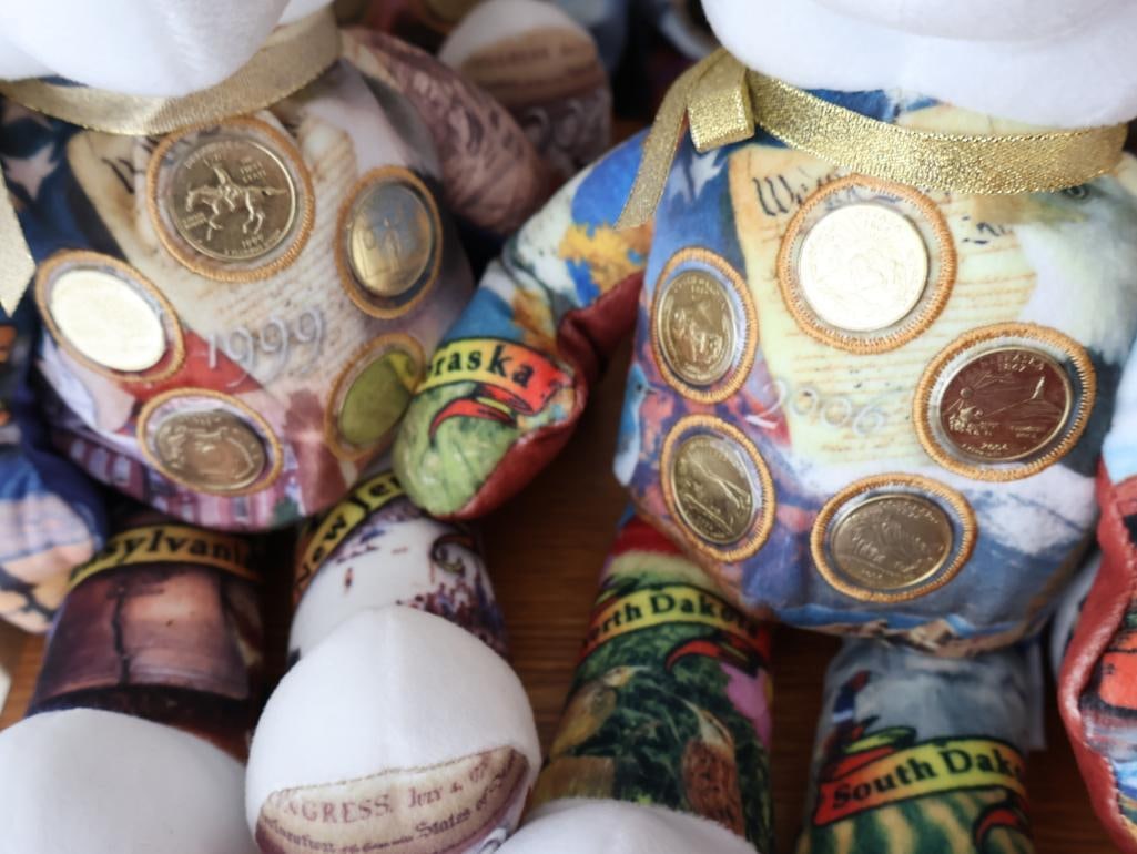 Limited Treasures State Gold Coin Bears - 8
