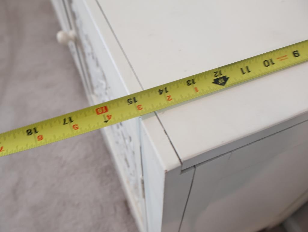 Pair of accent cabinets - 4