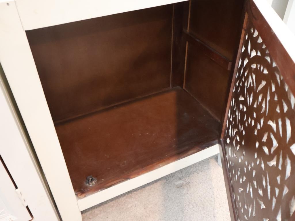 Pair of accent cabinets - 6