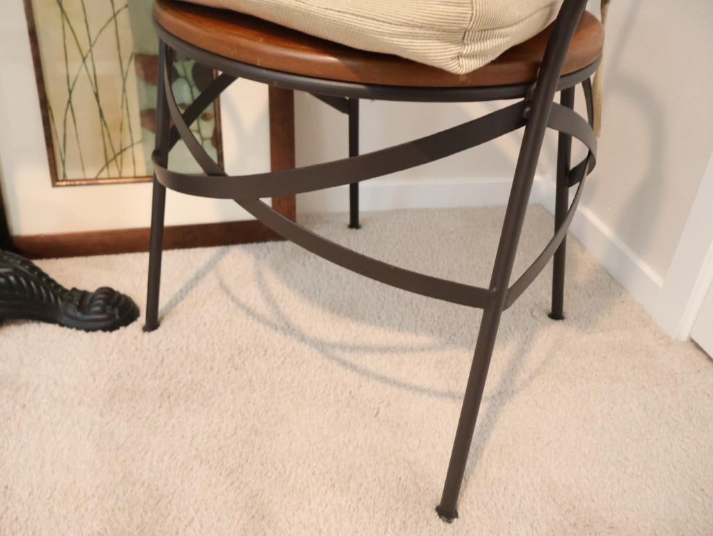 Mix of industrial and vintage-inspired furniture and decor - 4