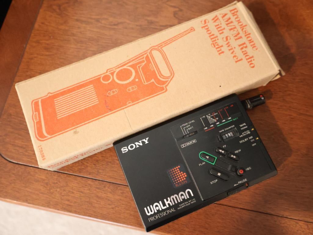 Sony Walkman Professional WM-D3 and Brookstone AM/FM Radio with Swivel Spotlight (1 of 9)