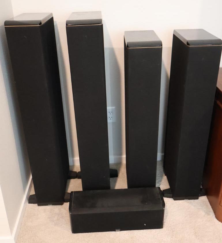 Home theater speaker set Boston (1 of 11)