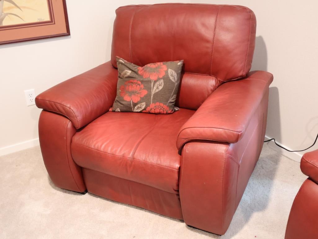 Single Seater Electric Recliner Chair: Contemporary silhouette, featuring overstuffed, padded "pillow" arms and a deep, plush backrest designed for superior comfort. Overall excellent condition, some marks on one arm please see all