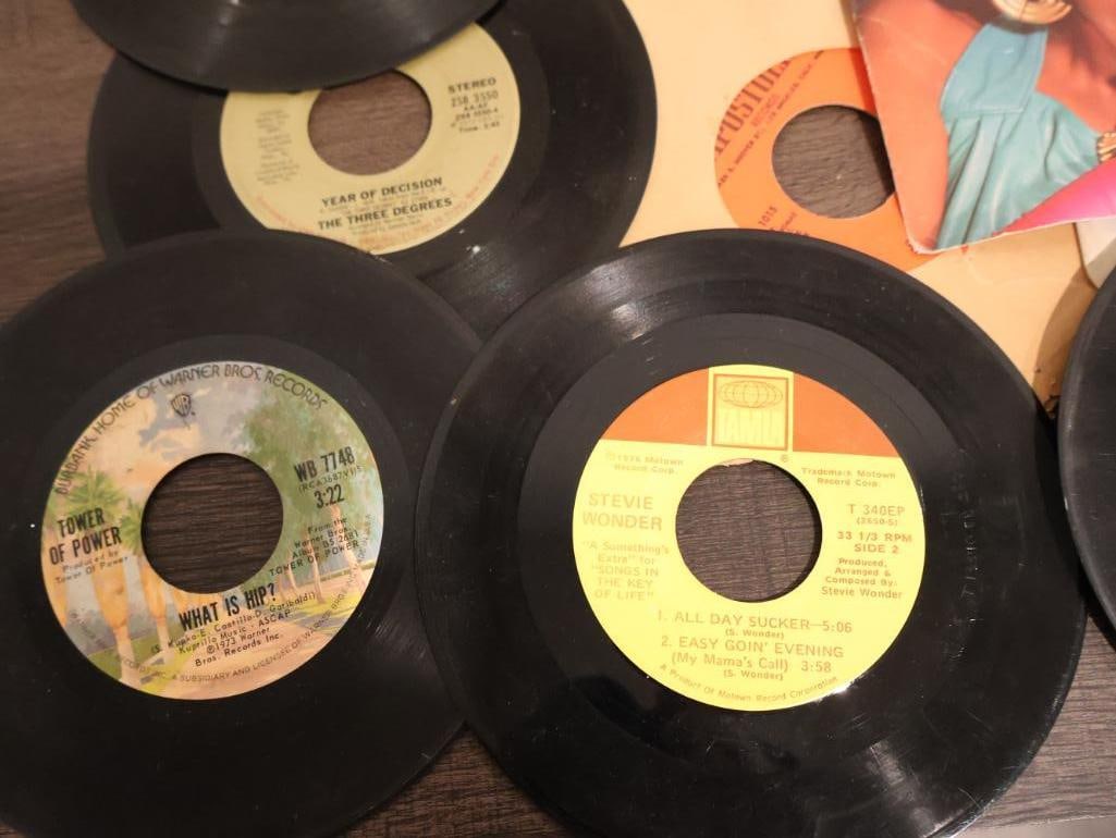 Collection of 7-inch vinyl records 45 RPM - 7