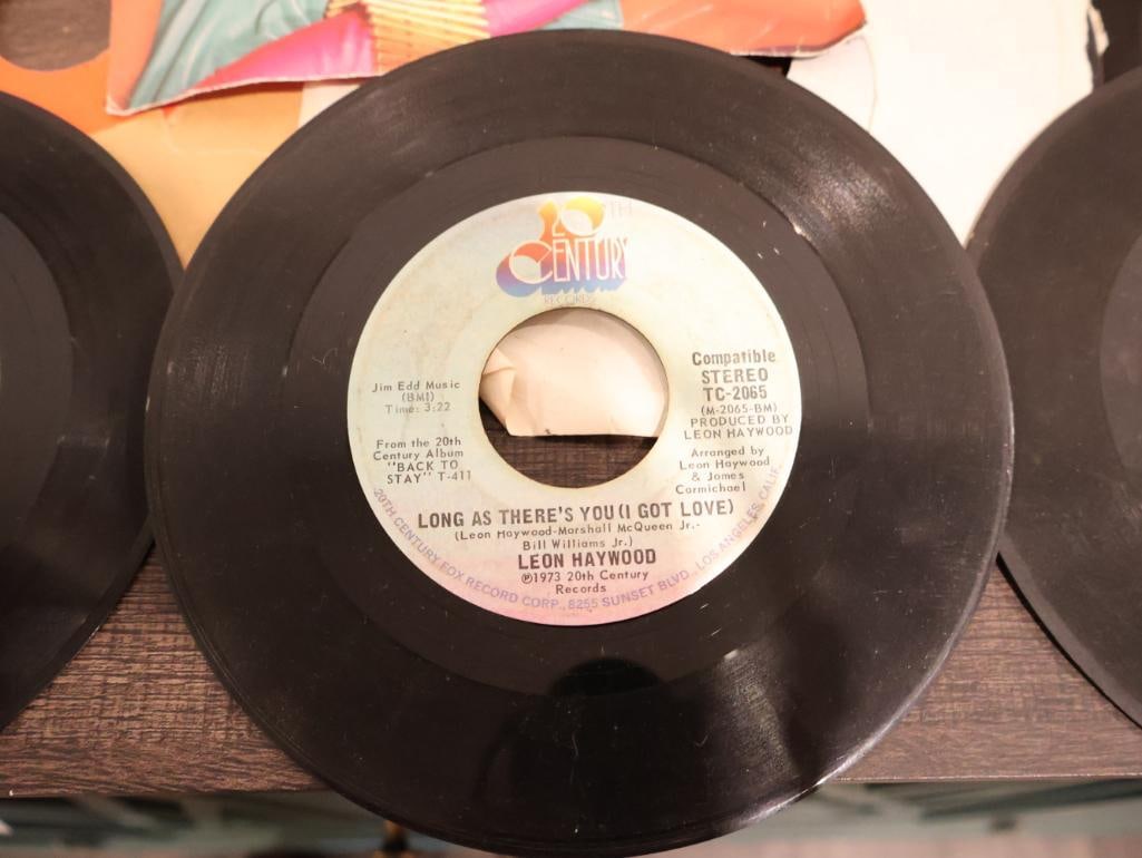 Collection of 7-inch vinyl records 45 RPM - 8