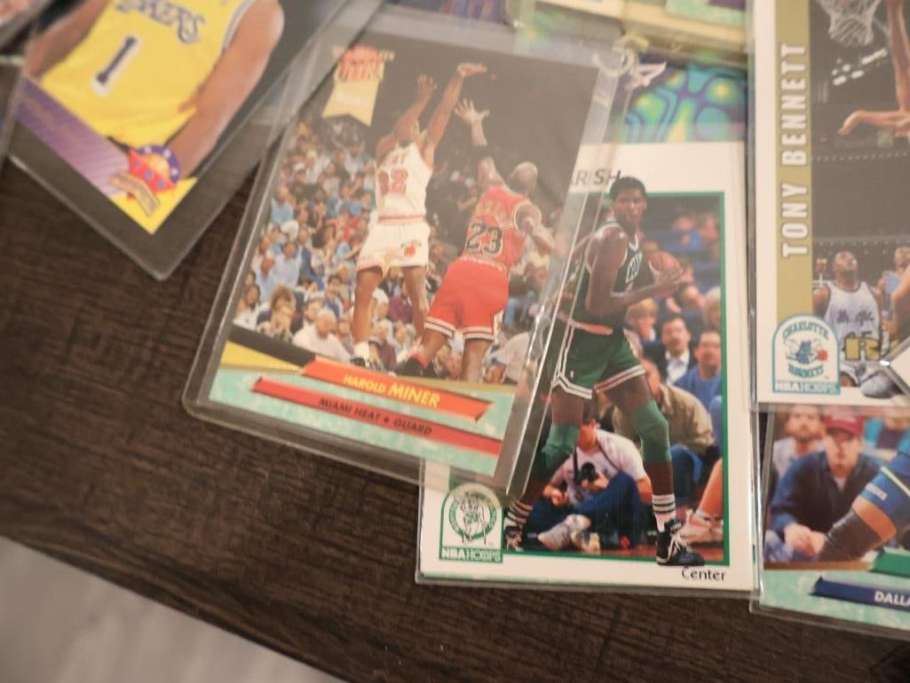 Large collection of vintage basketball cards Including Many Rookie Cards - 15