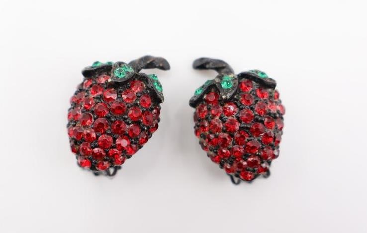 Vintage Weiss Strawberry Earrings and Pins - 3