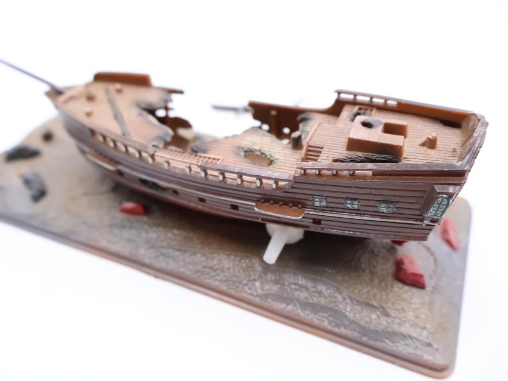 Three Vintage Aquarium Decorations - 16