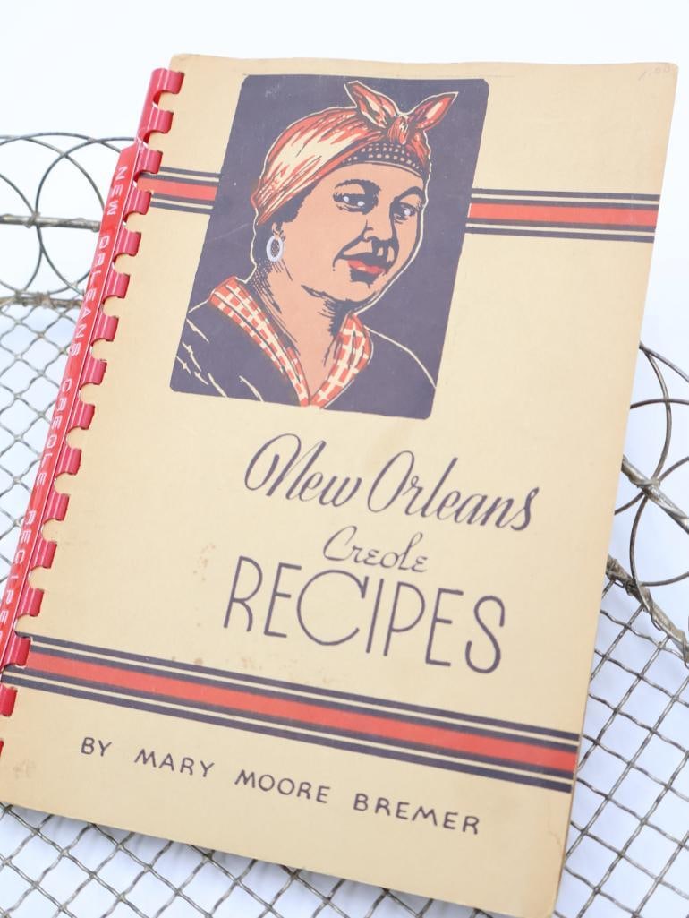 Vintage Gourd Decor, Wire Mesh Tray and Recipes - 7