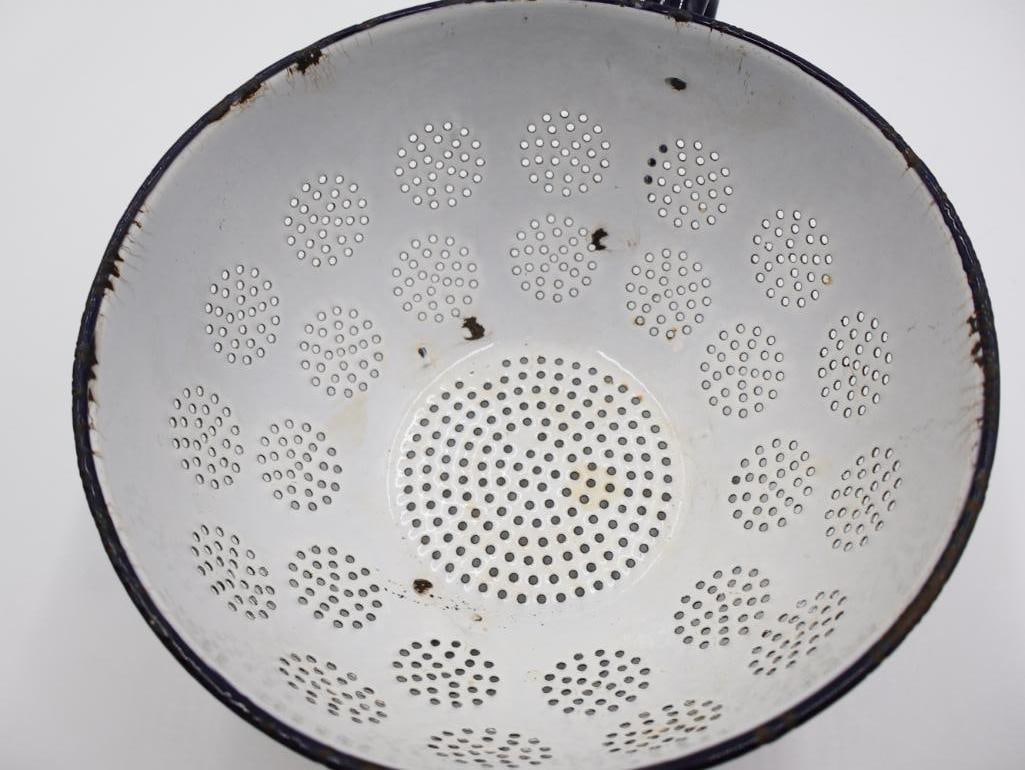 Vintage White Enamel Colander and Grey Graniteware Scoop - 8