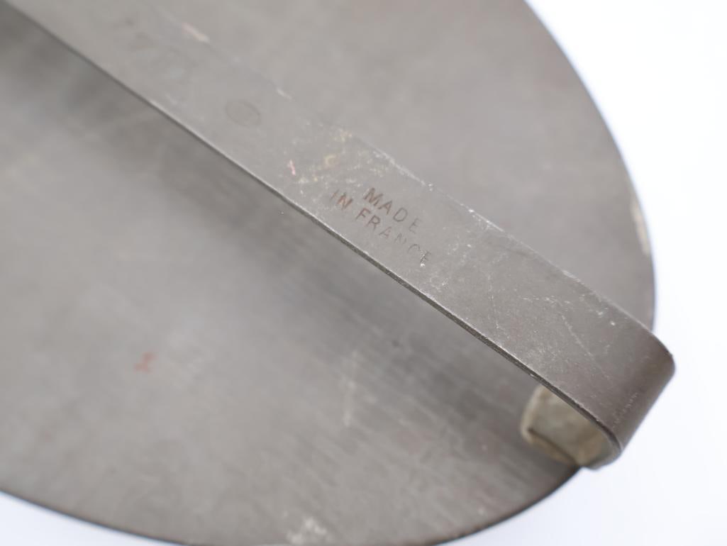 Early 1900's Seashell and Flower Baking Molds - 5