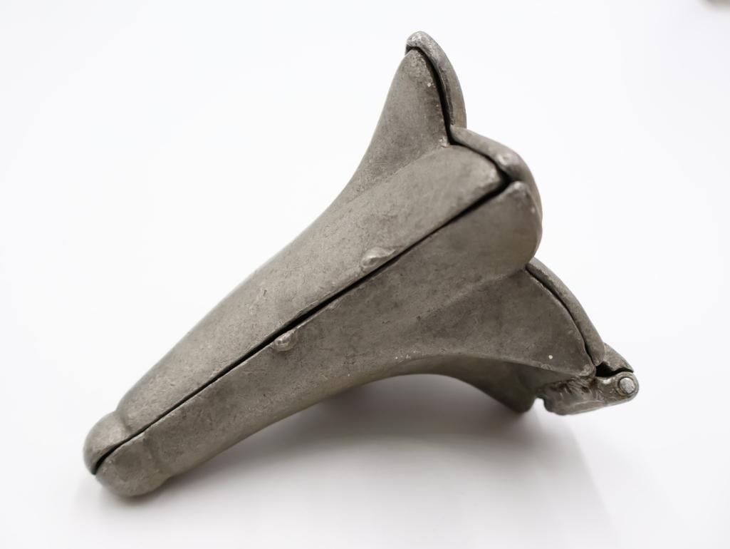 Lovely Large Vintage Lily Flower Ice Cream Mold and Small Flower Bud Mold - 3