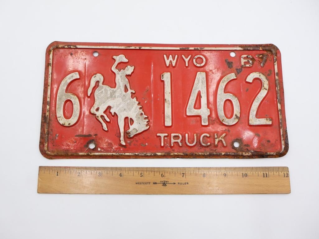 Vintage Wyoming 1967 Red Truck License Plate - 2