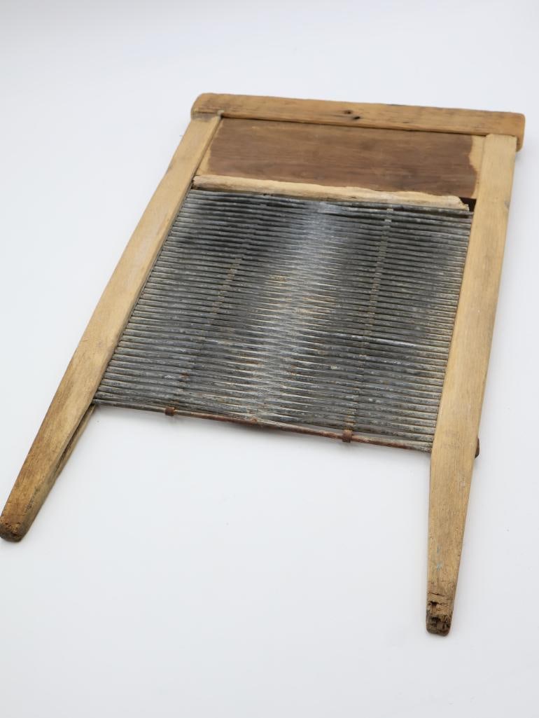 Unique Antique Wire Lattice Wash Board - 8