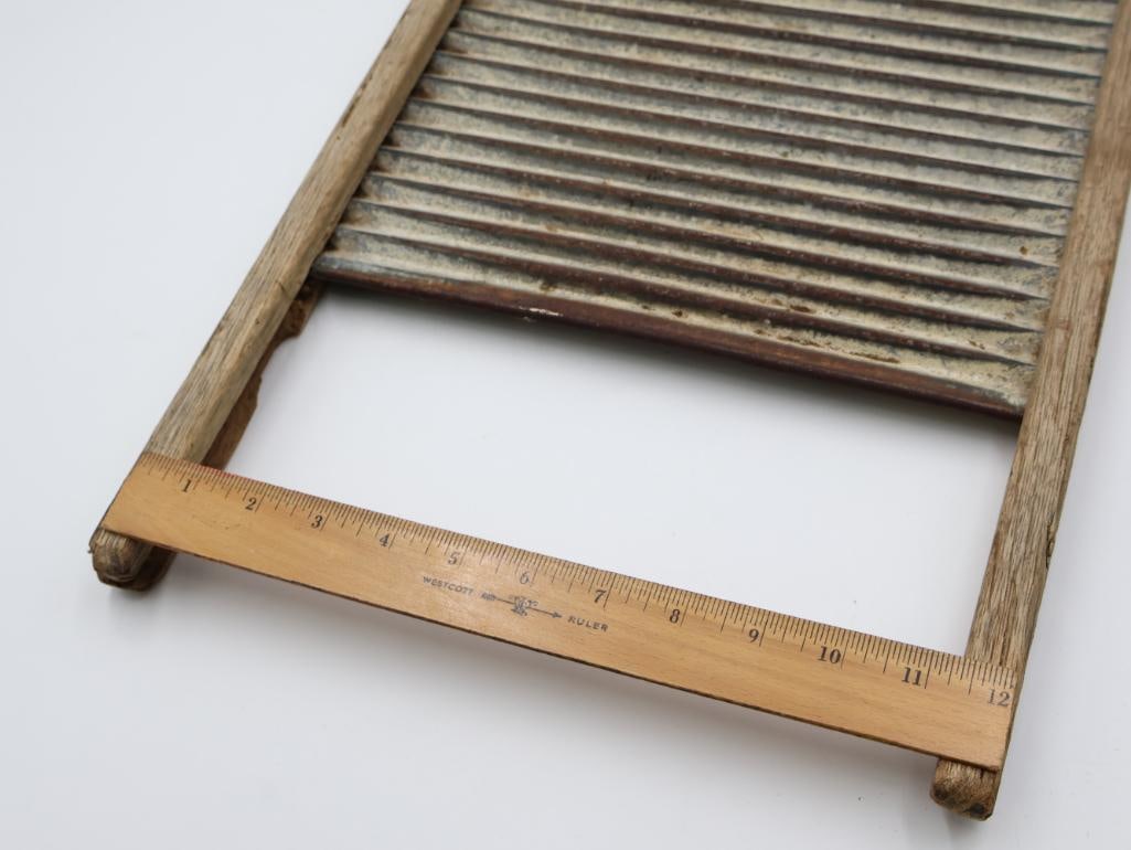 Antique Rounded Bent Wood Washboard - 3