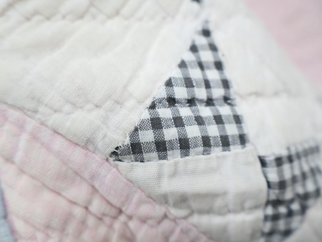 Vintage Handmade Patchwork Star Quilt - 9