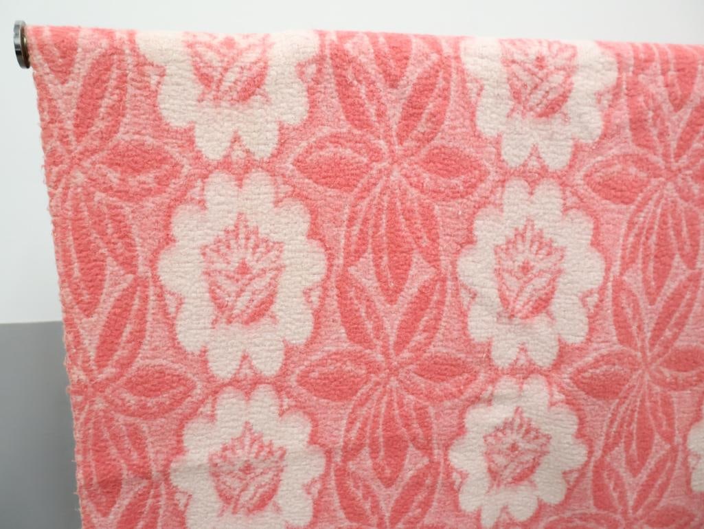 Vintage Satin Edged Pink and White Floral Blanket - 4