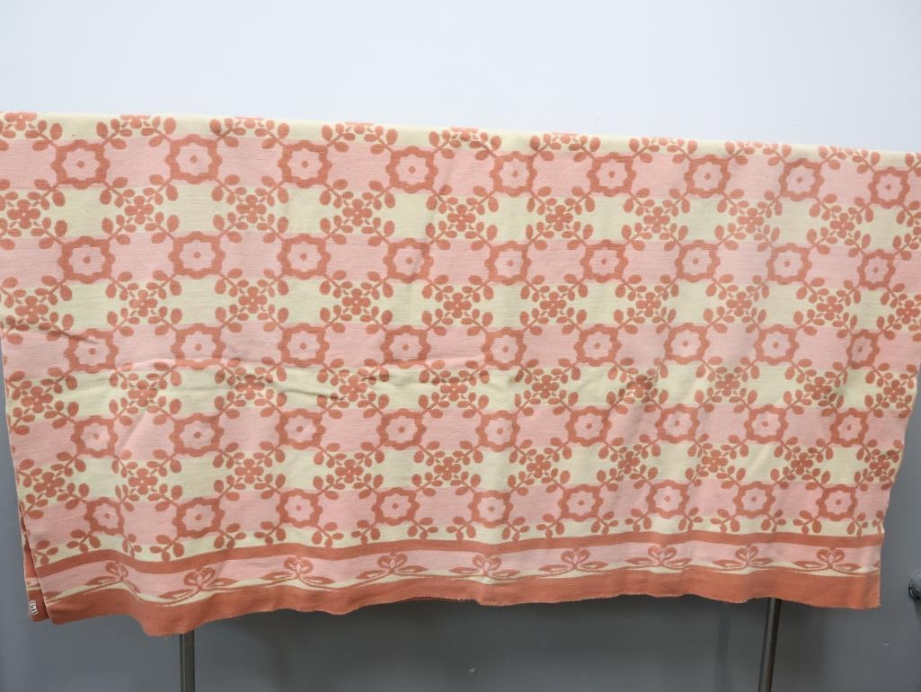 Vintage Pink Floral Camp Style Blanket - 7