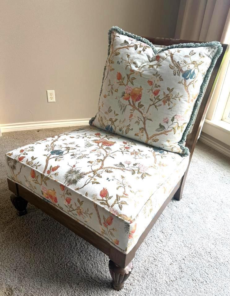 Beautiful Pair of Accent Chairs - 5