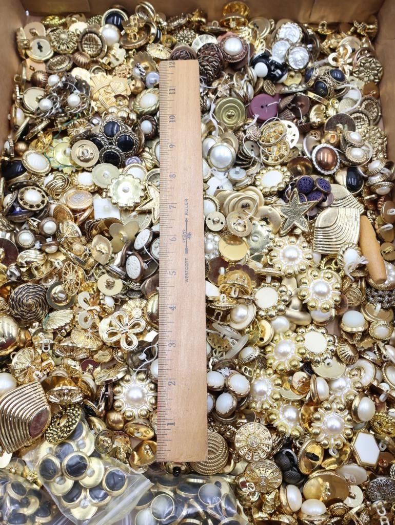 Collection of Vintage Decorative gold Toned Buttons - 2