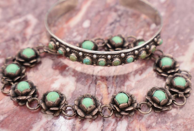 Vintage Sterling Silver Turquoise Floral Bracelet & Cuff Set: Beautiful vintage sterling silver jewelry set featuring a floral link bracelet and matching cuff bracelet accented with petite turquoise cabochons. The bracelet showcases a series of flower-shaped
