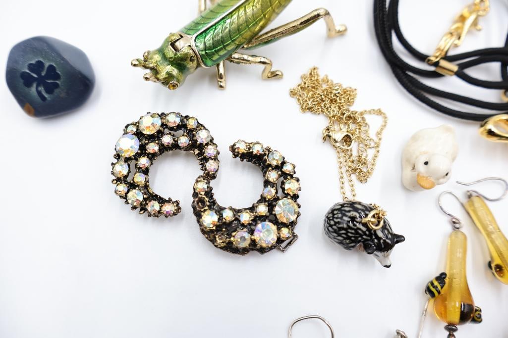 Vintage Costume Jewelry & Novelty Pendant Lot - 10