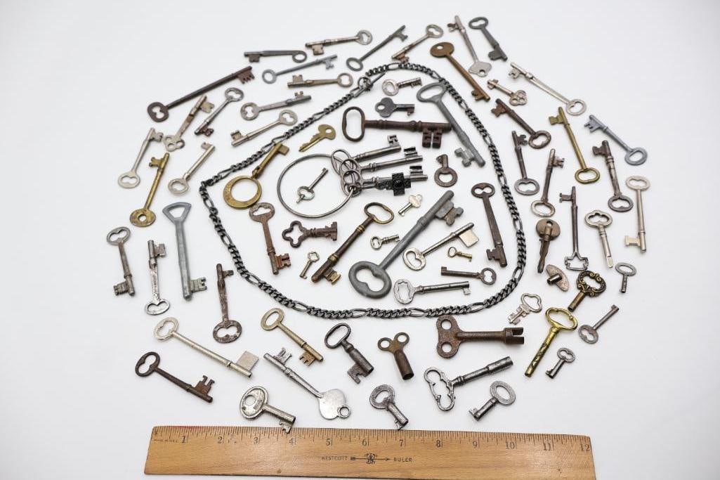 Large Antique & Vintage Skeleton Key Collection - 2