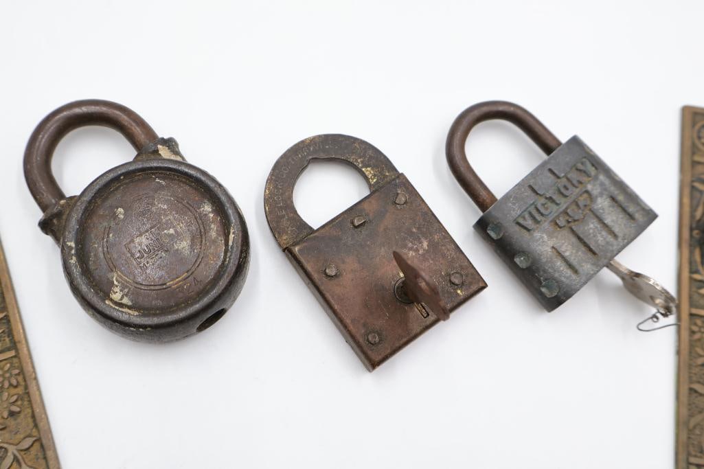 Eclectic assortment of antique and vintage architectural hardware - 13