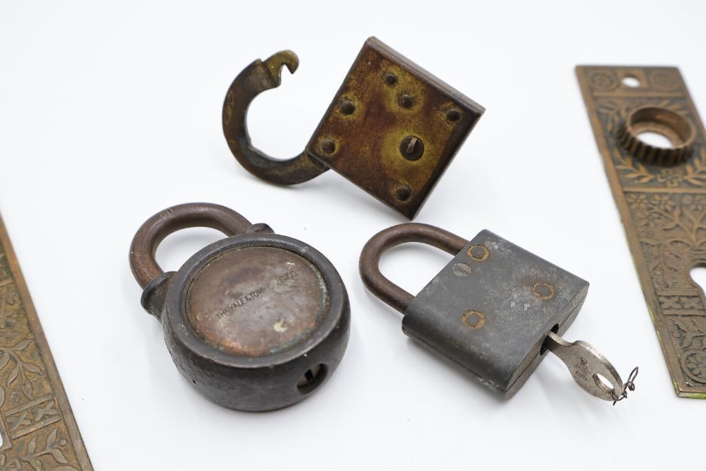 Eclectic assortment of antique and vintage architectural hardware - 14