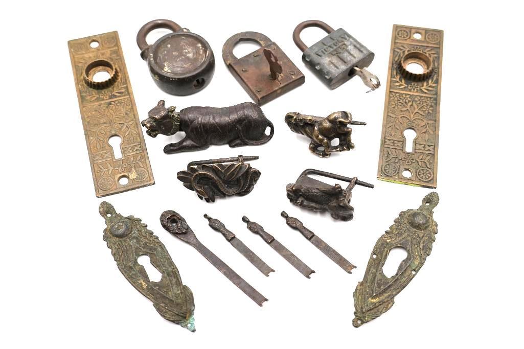 Eclectic assortment of antique and vintage architectural hardware (1 of 15)
