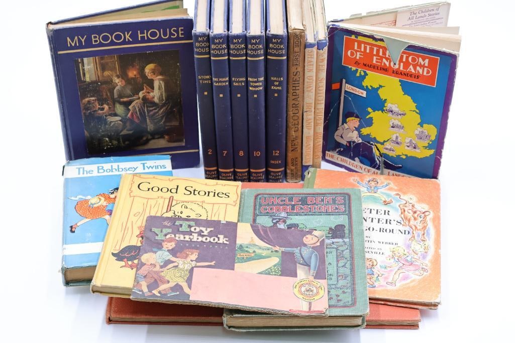 Collection of Vintage Childrens Books & Illustrated Classics (1 of 20)