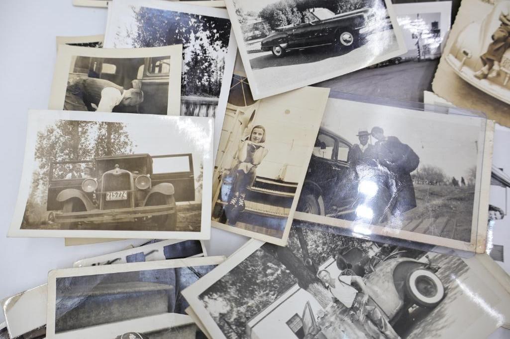 Antique Black & White Photographs, Cabinet Cards, Portraits & Snapshots - 15