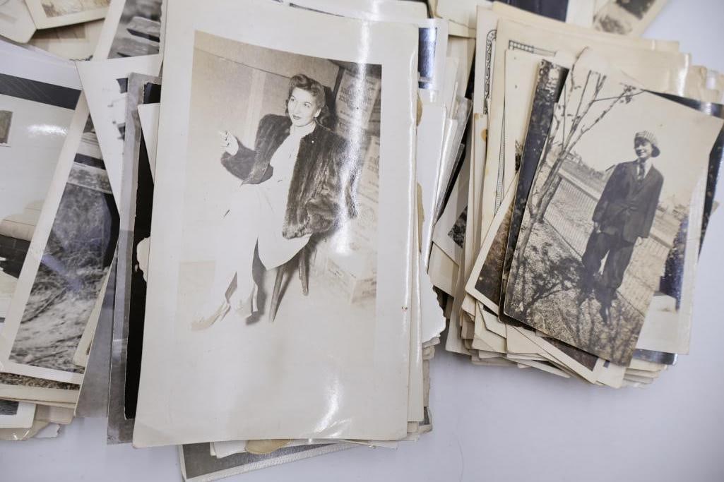 Antique Black & White Photographs, Cabinet Cards, Portraits & Snapshots - 5
