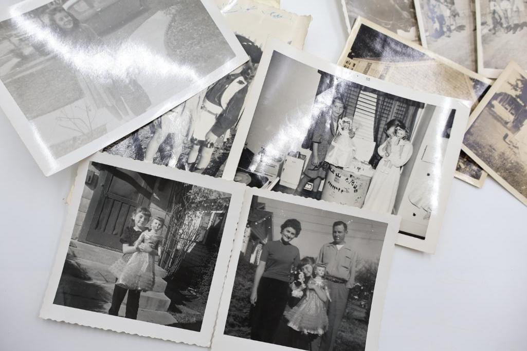 Large lot of vintage and antique photographs - 11