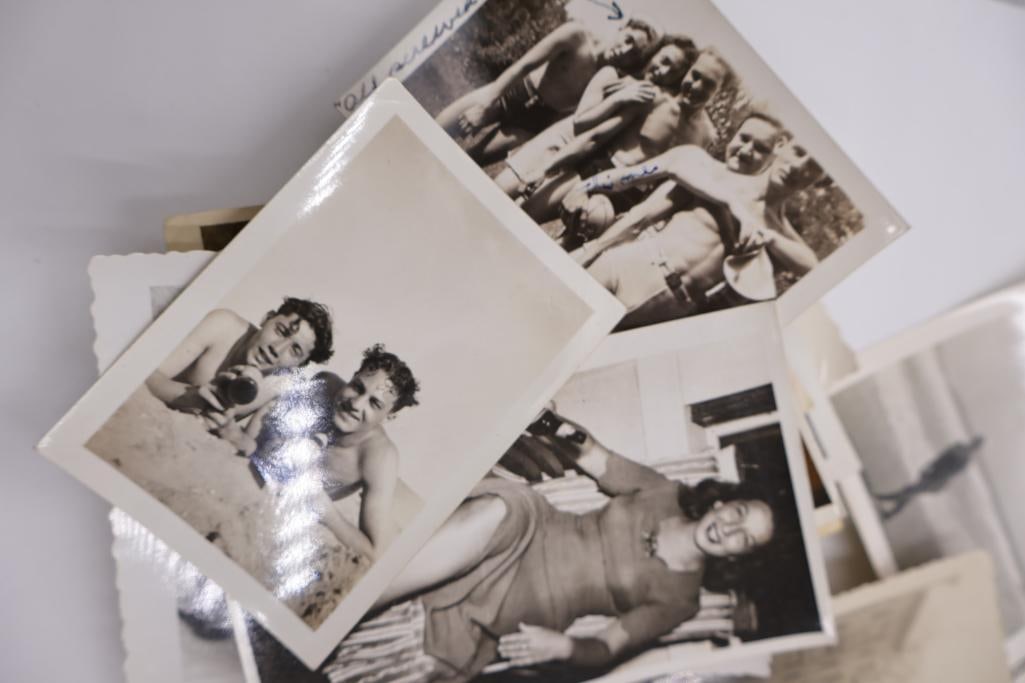 Large lot of vintage and antique photographs - 12
