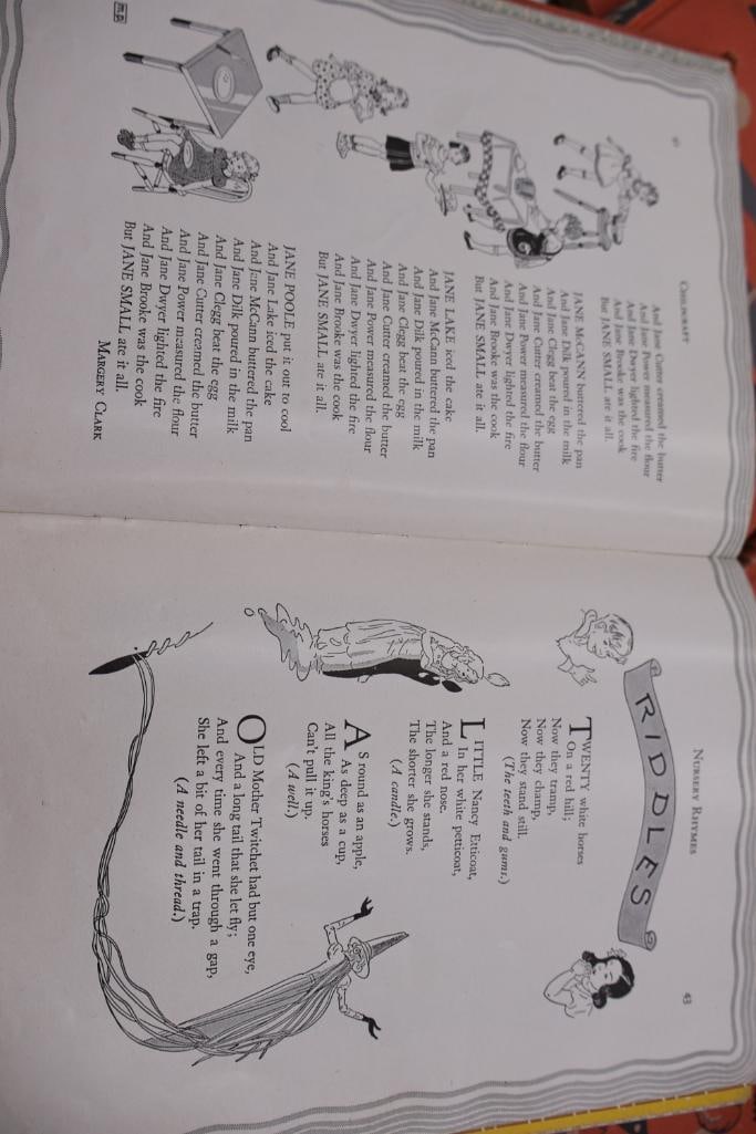 Vintage 1939 edition Childcraft 12-volume book - 11