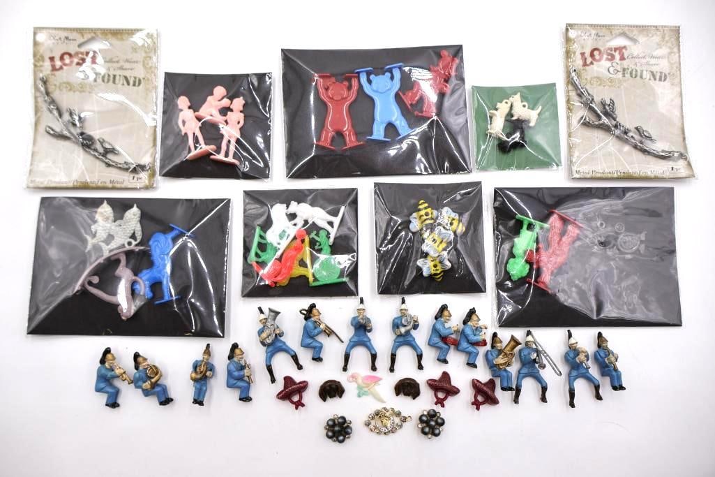 Vintage Plastic Toy Figures, Miniature Band Musicians & Novelty Charms Collection (1 of 11)