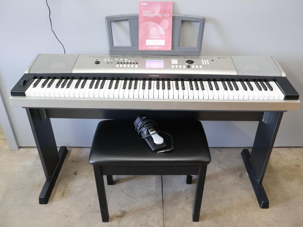 Yamaha DGX-530 Portable Grand Digital Piano with Bench & Pedal (1 of 15)
