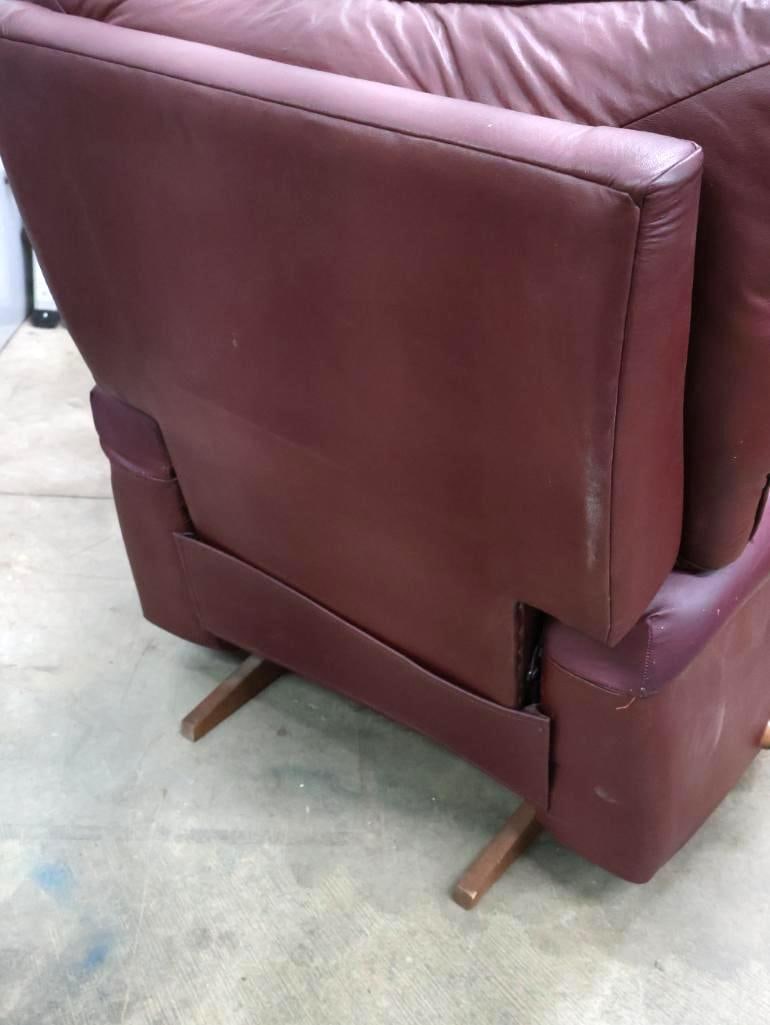 La-Z-Boy Burgundy Leather Recliner Chair - 11