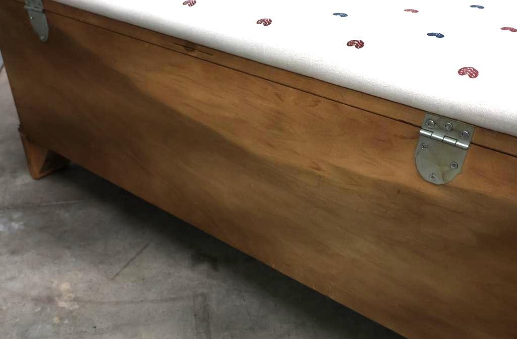 Lane Cedar Hope Chest Blanket Storage Trunk - 11