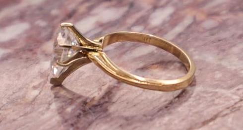 14k Yellow Gold Pear Cut CZ Ring - 7