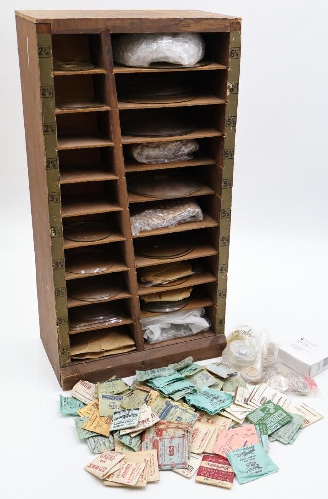 Vintage Watch/Clock Maker Cabinet with Crystals: Vintage graduated cabinet with sizes listed on cabinet. Includes watch crystals and glass fronts for clocks. Please see all photos for what's included