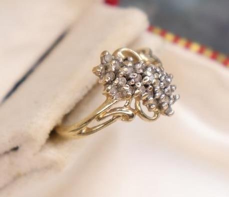 14k Gold and Diamonds Ring - 2