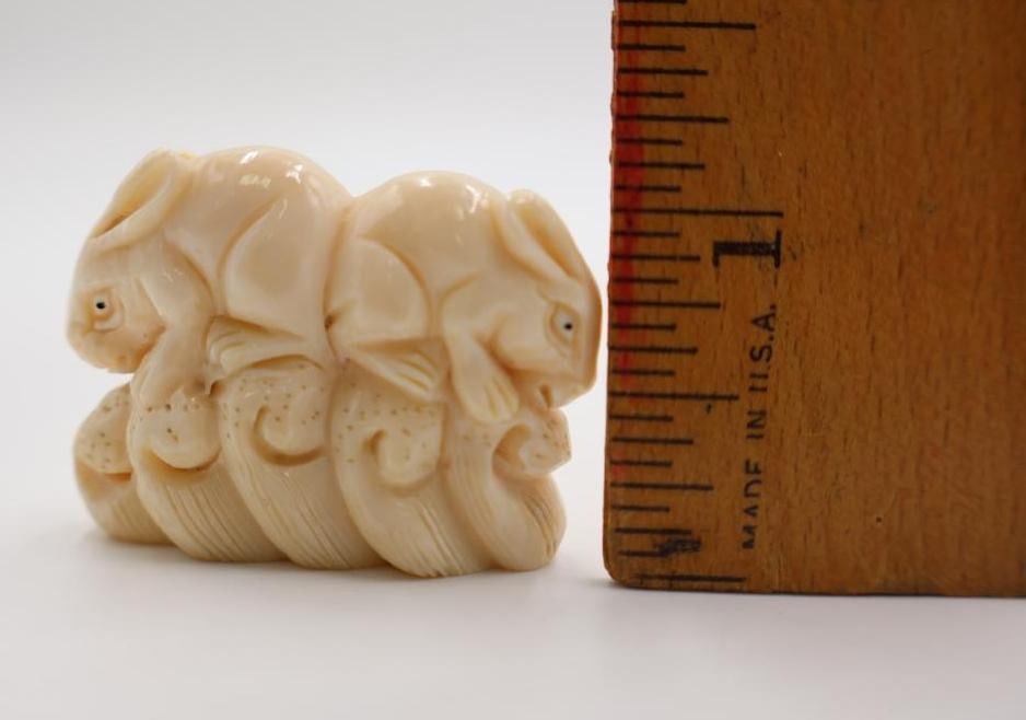Antique Carved Japanese Rabbit Netsuke - 3
