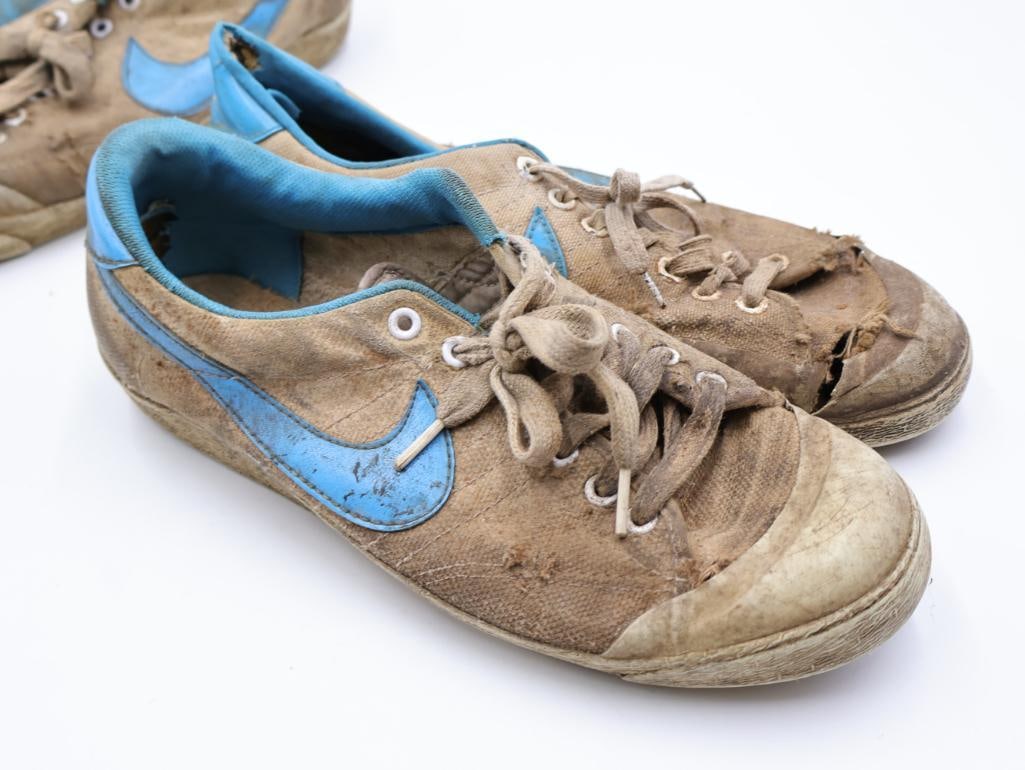 Two Pairs of Vintage Nike Sneakers - 4